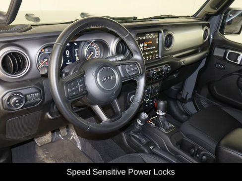 Used 2022 Jeep Gladiator Willys image 25