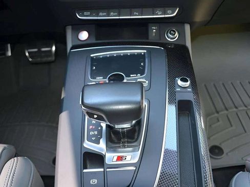 Used 2018 Audi SQ5 Premium Plus w/ Navigation Package image 34