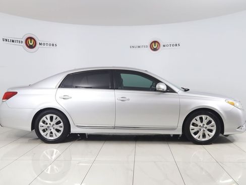 Used 2011 Toyota Avalon FWD image 2
