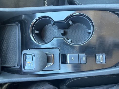 Used 2025 Nissan Rogue SV FWD image 43
