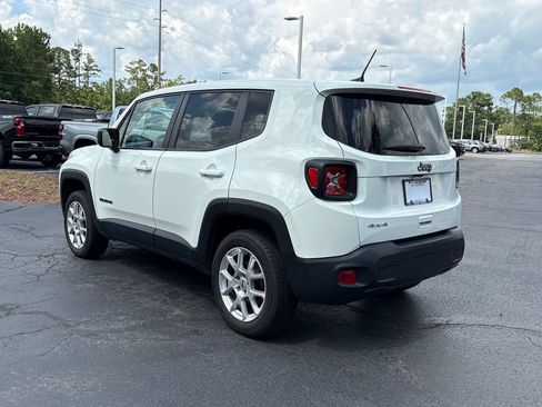 Used 2023 Jeep Renegade Latitude AWD/4WD image 23
