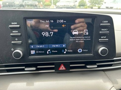 Used 2025 Hyundai Elantra SE FWD image 10