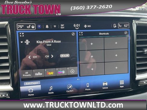 Used 2025 Chrysler Pacifica Select FWD image 24