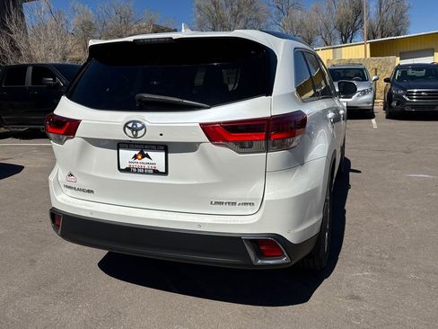 Used 2017 Toyota Highlander Limited image 7