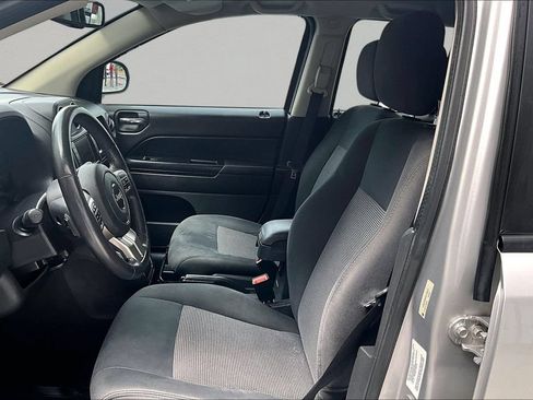 Used 2013 Jeep Compass Latitude AWD/4WD image 19