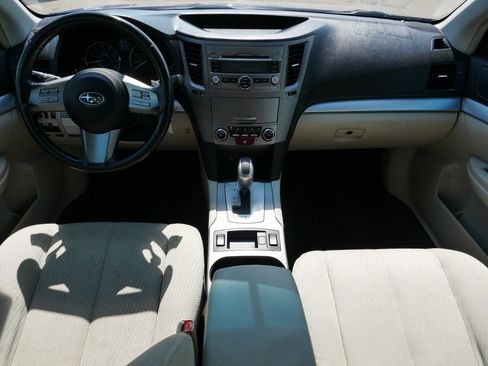 Used 2011 Subaru Outback 2.5i Premium w/ All-Weather Pkg AWD/4WD image 10