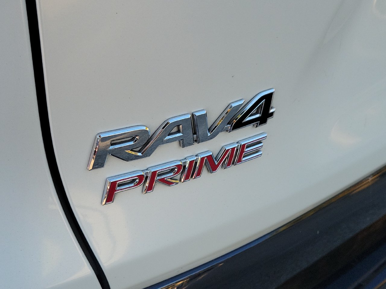 Used 2021 Toyota RAV4 XSE w/ Weather Package AWD/4WD image 6