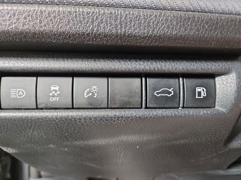 Used 2025 Toyota Camry SE image 29