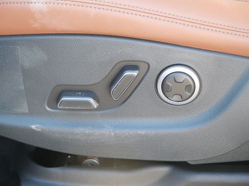 New 2026 Genesis GV70 2.5T Advanced image 7