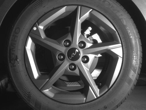 Used 2025 Kia K4 LXS image 14