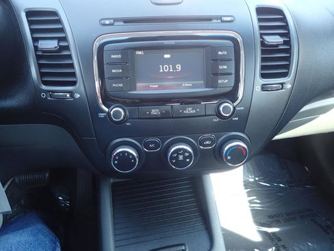 Used 2017 Kia Forte LX w/ LX Popular Package FWD image 17