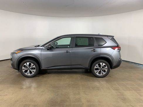 Used 2023 Nissan Rogue SV image 16