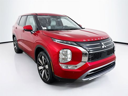 New 2026 Mitsubishi Outlander SE image 1