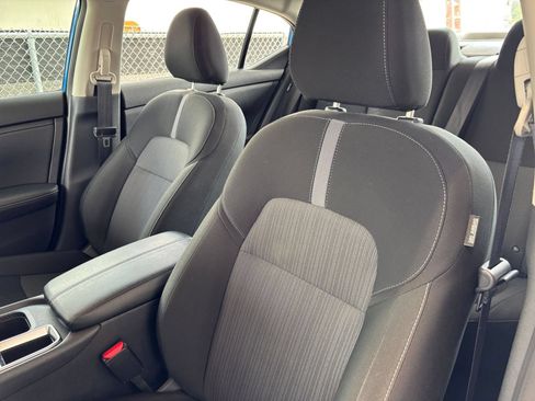 Used 2025 Nissan Sentra SV FWD image 36