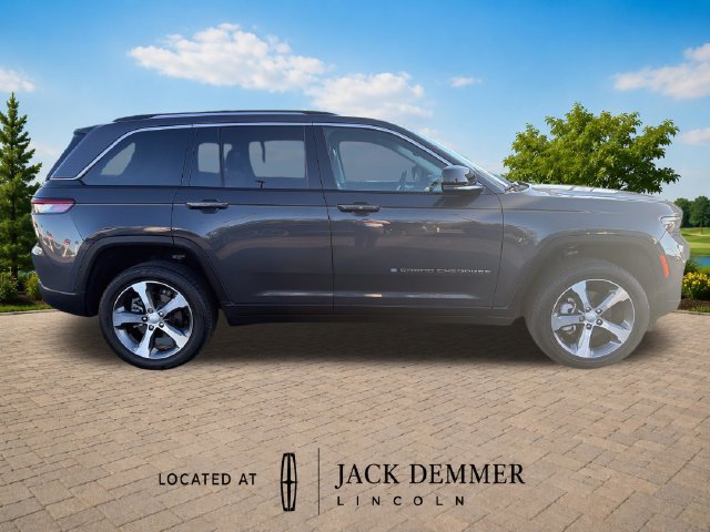 Used 2024 Jeep Grand Cherokee Limited AWD/4WD image 8