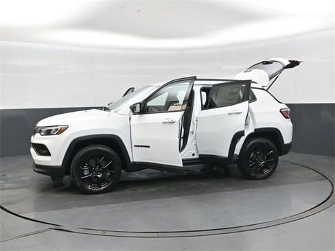 New 2026 Jeep Compass Latitude image 48