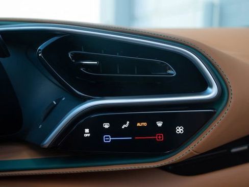 Used 2024 Ferrari 296 GTS image 39