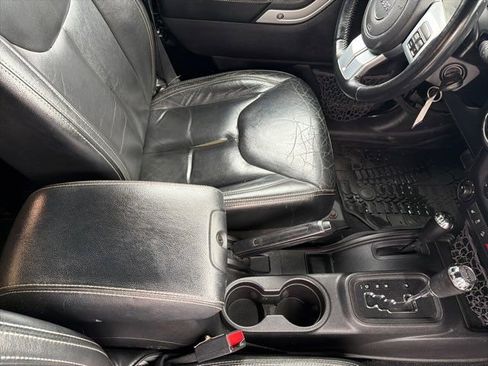 Used 2016 Jeep Wrangler Unlimited Rubicon AWD/4WD image 18
