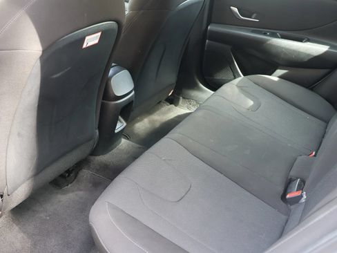 Used 2025 Hyundai Elantra SE FWD image 11