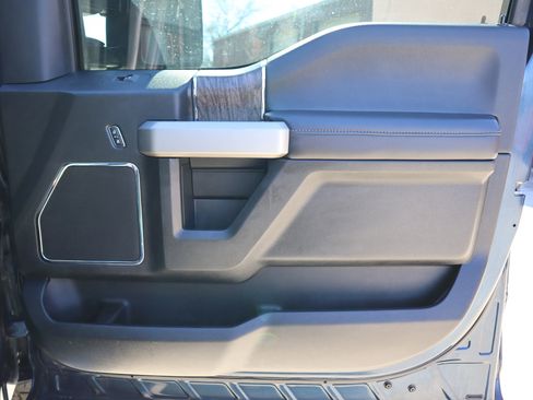 Used 2017 Ford F250 Lariat w/ Lariat Ultimate Package image 34