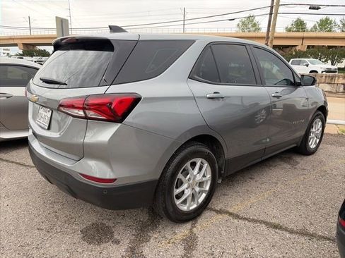 Used 2024 Chevrolet Equinox LS w/ Driver Confidence II Package image 4