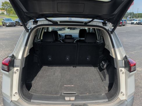Used 2021 Nissan Rogue SV w/ Premium Package AWD/4WD image 19