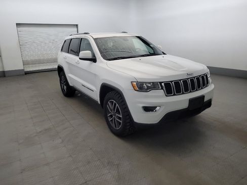 Used 2019 Jeep Grand Cherokee Laredo w/ 18" Wheel & 8.4" Radio Group image 13
