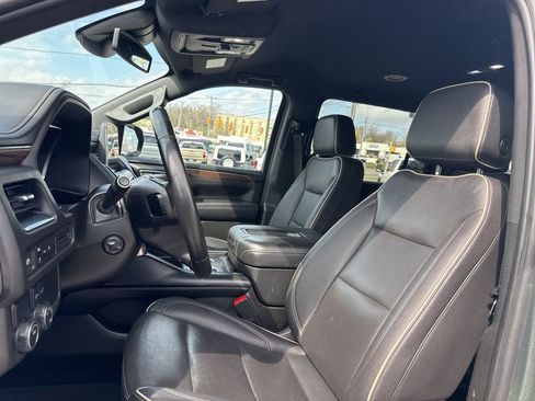 Used 2023 Chevrolet Suburban Premier image 15