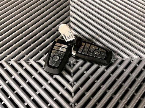 Used 2023 Ford F350 Lariat w/ Lariat Ultimate Package image 9