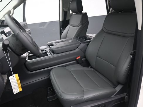 New 2026 Ford Expedition Active image 11