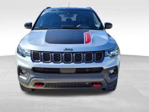 Used 2025 Jeep Compass Trailhawk w/ Trailer Tow Group image 2