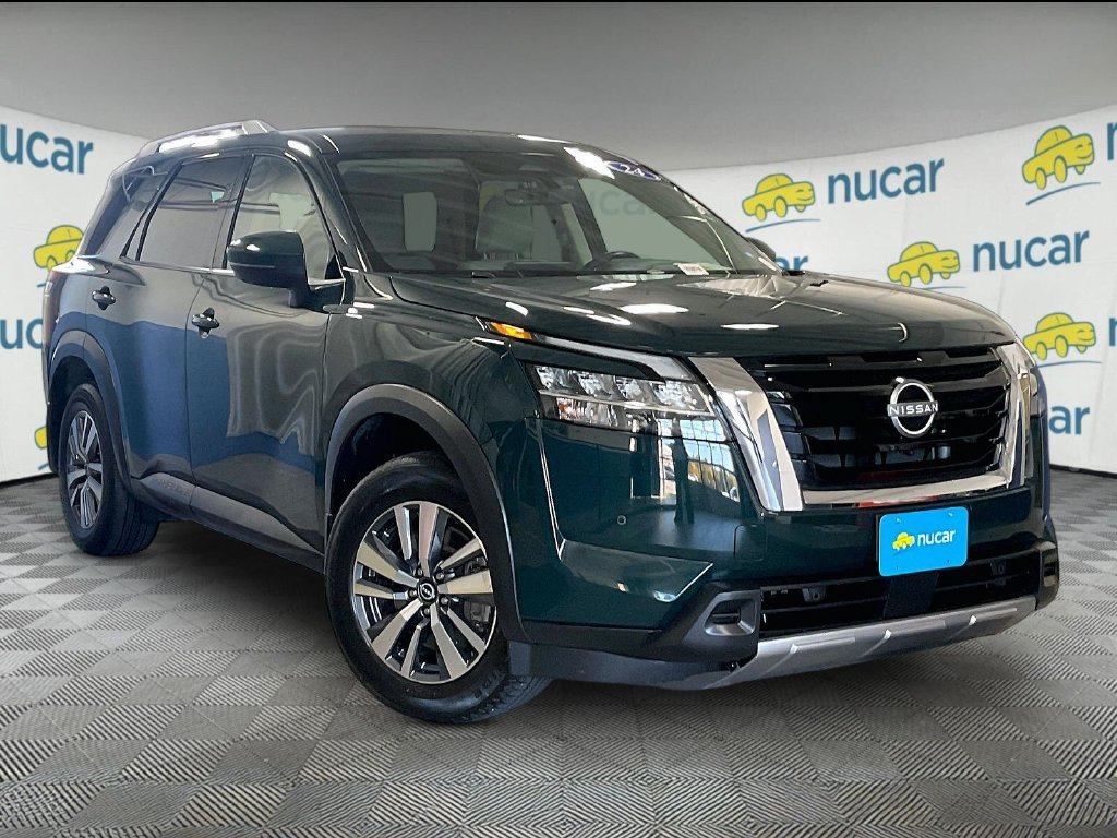 Used 2024 Nissan Pathfinder SL AWD/4WD image 1
