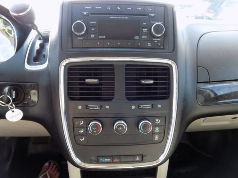 Used 2012 RAM C/V w/ UConnect Hands-Free Group FWD image 19