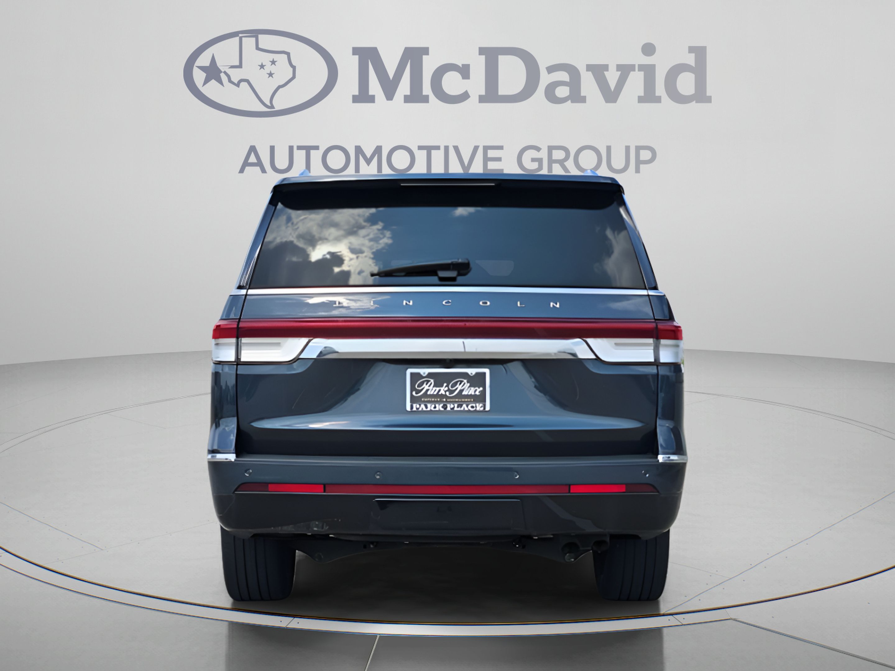 Certified 2024 Lincoln Navigator L Reserve AWD/4WD image 5