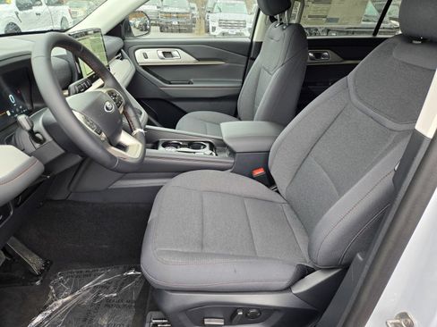 New 2026 Ford Explorer Active AWD/4WD image 9