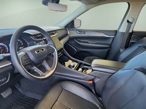 Used 2022 Jeep Grand Cherokee L Limited w/ Luxury Tech Group II image 16