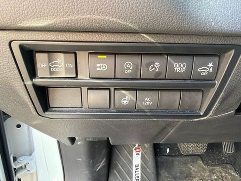 Used 2022 Toyota Tundra Limited AWD/4WD image 8