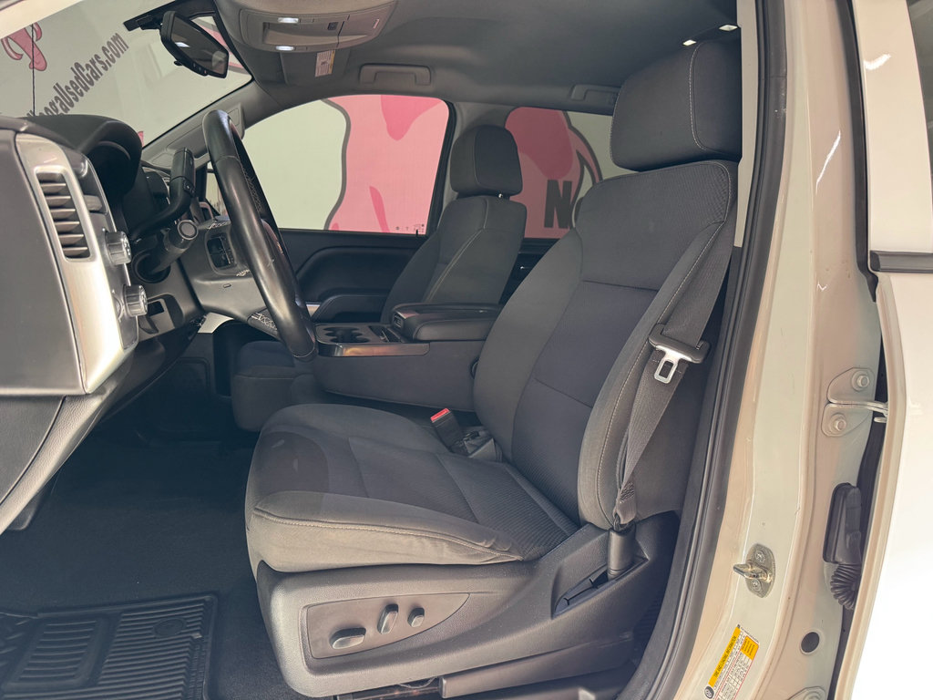 Used 2018 Chevrolet Silverado 1500 LT w/ LT Convenience Package AWD/4WD image 17