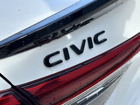 Used 2024 Honda Civic Touring image 15
