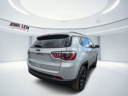 New 2026 Jeep Compass Latitude image 3