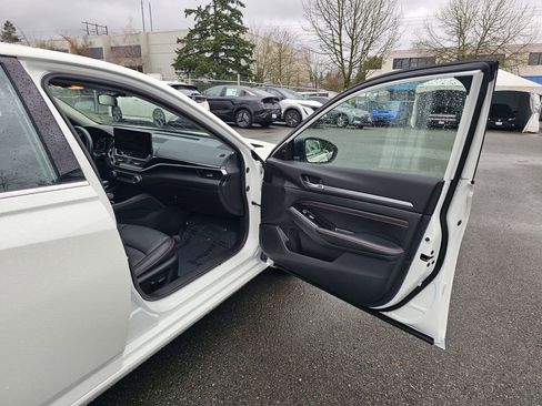 Certified 2023 Nissan Altima 2.5 SR w/ SR Premium Package image 29