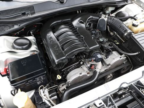 Used 2010 Dodge Challenger SE RWD image 38