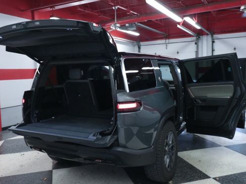 Used 2024 Rivian R1S Adventure Dual AWD/4WD image 27