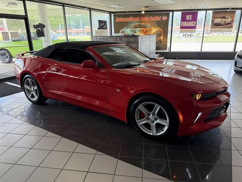 Used 2016 Chevrolet Camaro LT RWD image 31