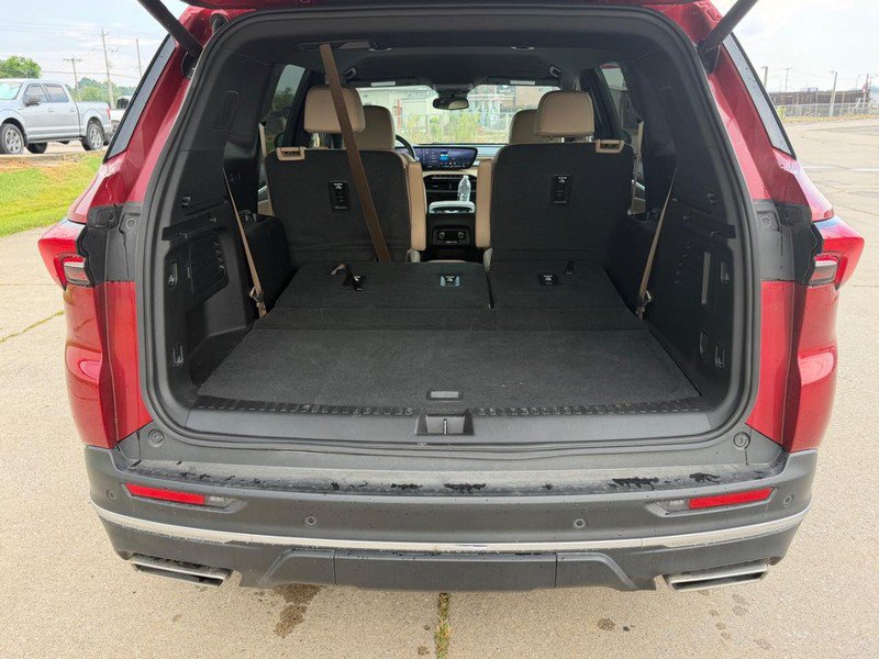 Used 2025 Buick Enclave Preferred w/ Trailering Package, 5000 lbs. FWD image 5