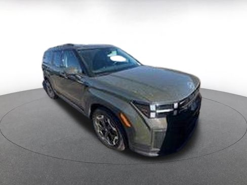 Used 2025 Hyundai Santa Fe SEL image 1