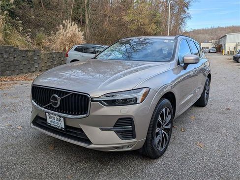 Certified 2023 Volvo XC60 B5 Core w/ Climate Package image 3