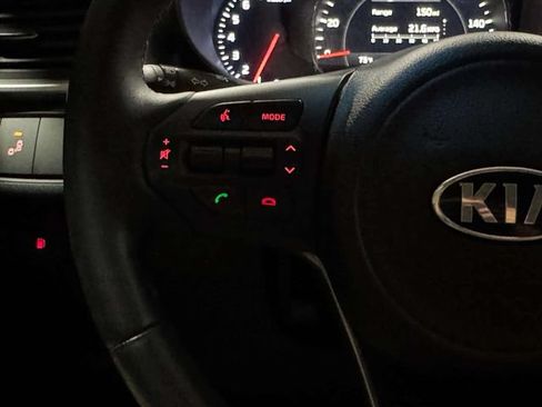 Used 2018 Kia Sorento FWD V6 w/ LX V6 Convenience Package image 16