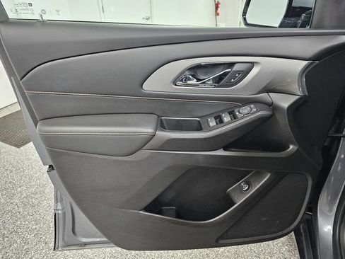 Used 2019 Chevrolet Traverse LT FWD image 14