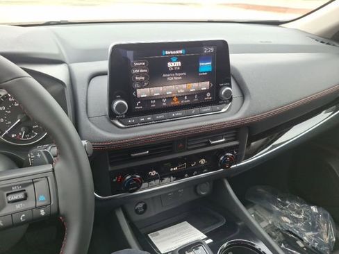 New 2026 Nissan Rogue SV AWD/4WD image 17